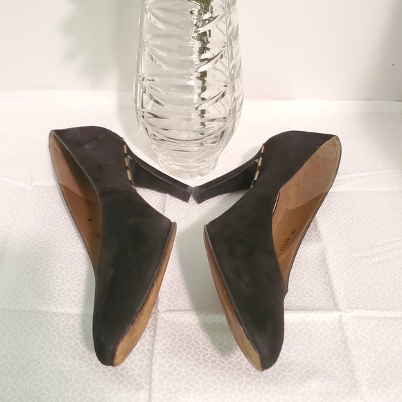 Vtg Stuart Weitzman Black Suede Pumps - Picture 4 of 8